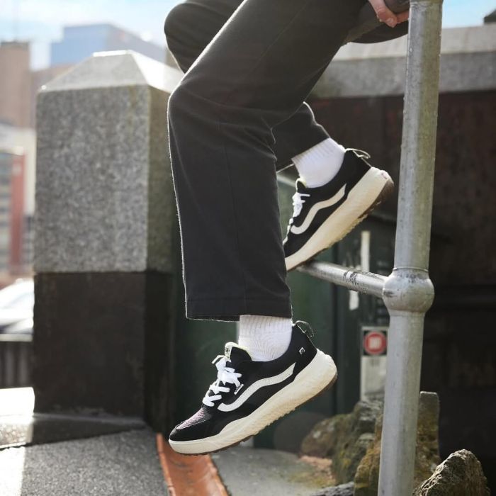 Vans Ultrarange Neo VR3 Black/White